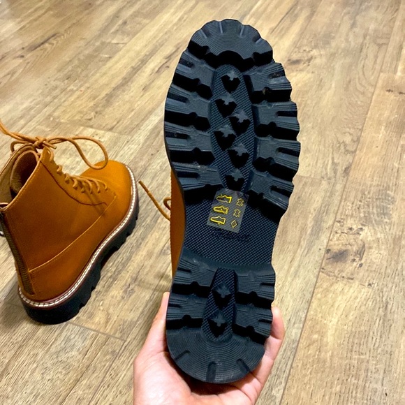 Madewell Citywalk Lugsole Boot - English Saddle - Picture 14 of 15